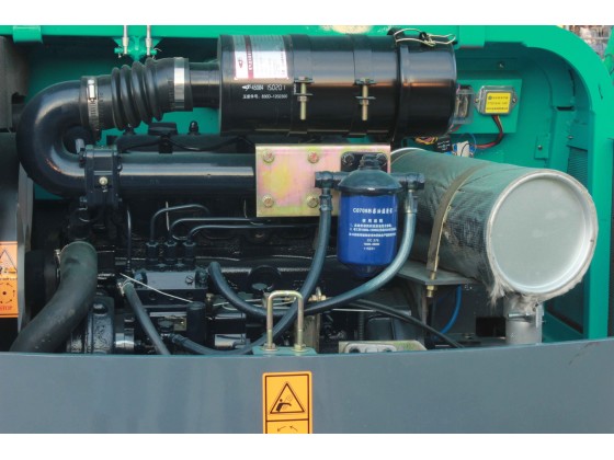 DL22-8小型履帶液壓挖掘機(jī)