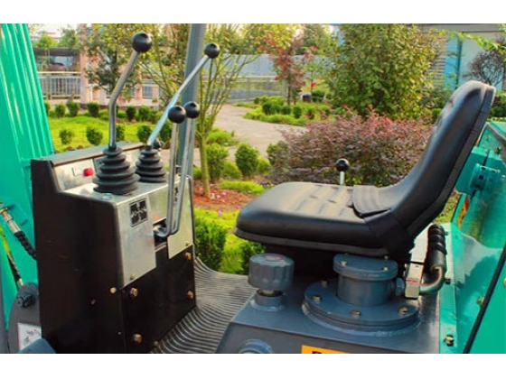 DL 15-8迷你型挖掘機(jī)